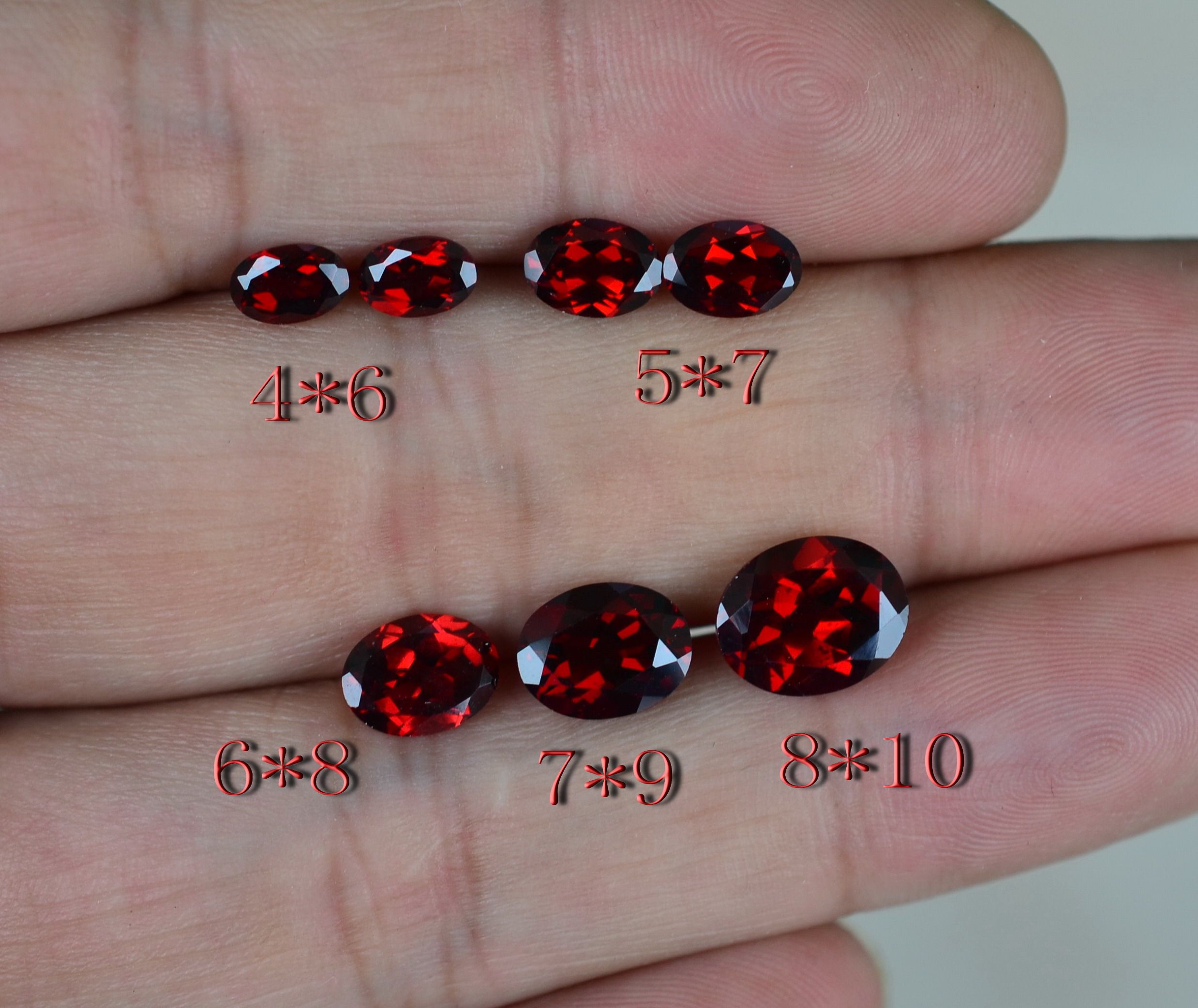 Natural pomegranate stone full fire red pomegranate stone ring surface 4 * 6 nude stone 5 * 7 6 * 8 7 * 9 8 * 10