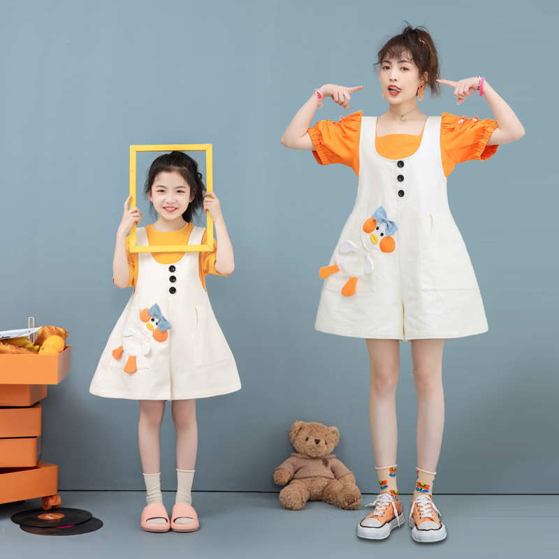 Parent-child white cartoon girls holding baby bag pants 2021 summer new Japanese cute wind pure cotton children's pants women