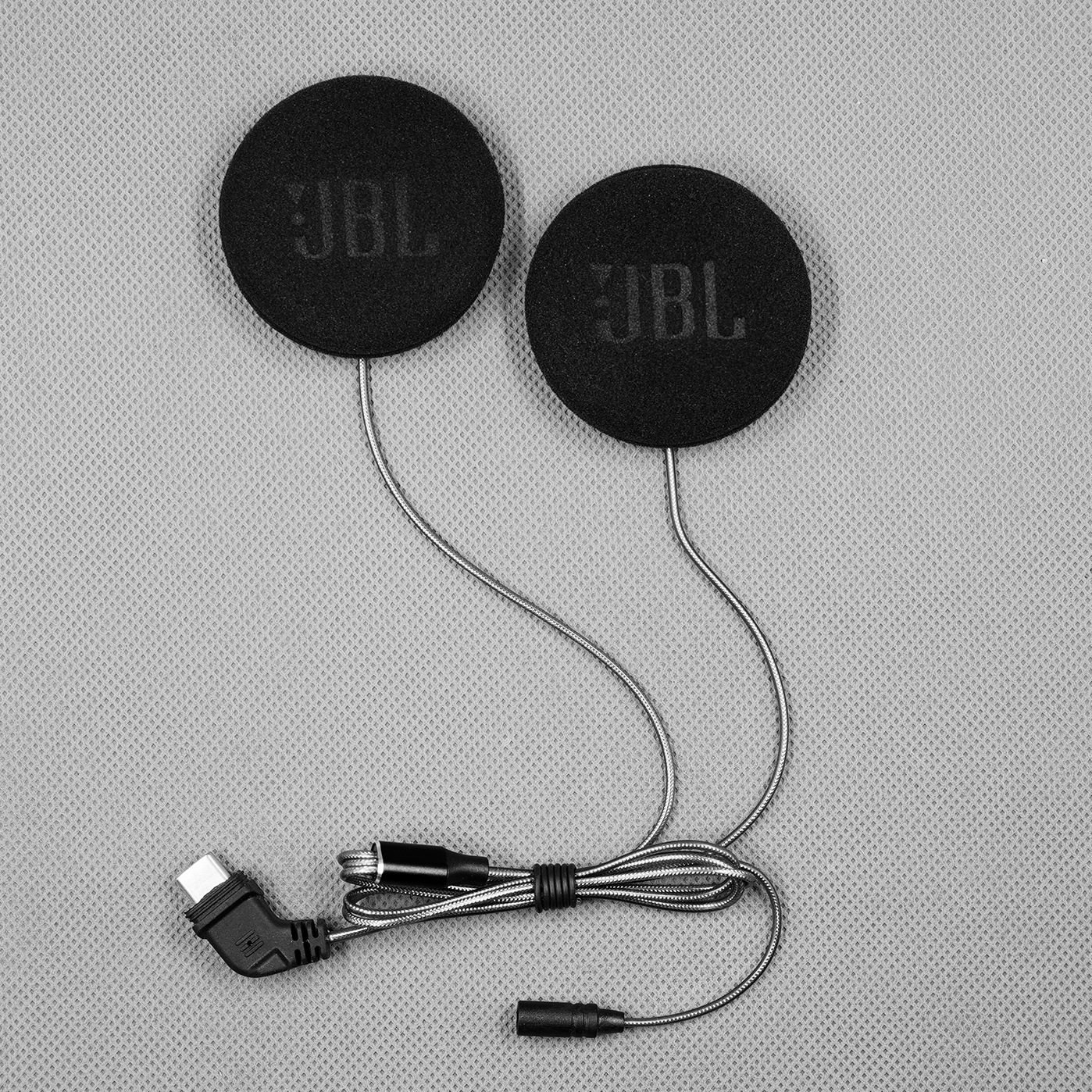 艾尔优BC2:集安全与娱乐于一体的智能骑行伴侣