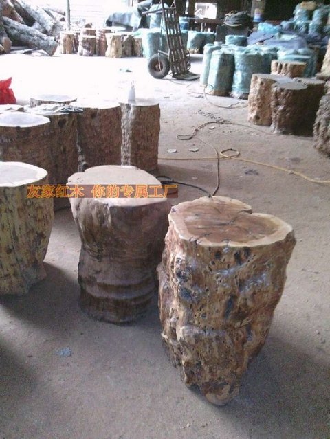 Táo tàu bằng gỗ Táo tàu Khối gỗ Bàn trà Ghế đẩu Thông tròn Phân tự nhiên Táo tàu khắc rễ Bàn trà nhỏ - Các món ăn khao khát gốc ban goc cay
