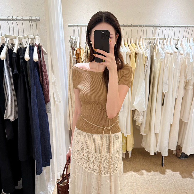 Se Black Label "Visual Focus" Gentle Hollow-Out Floral Pattern Tencel Linen Slim-Fit Off-Shoulder Sweater