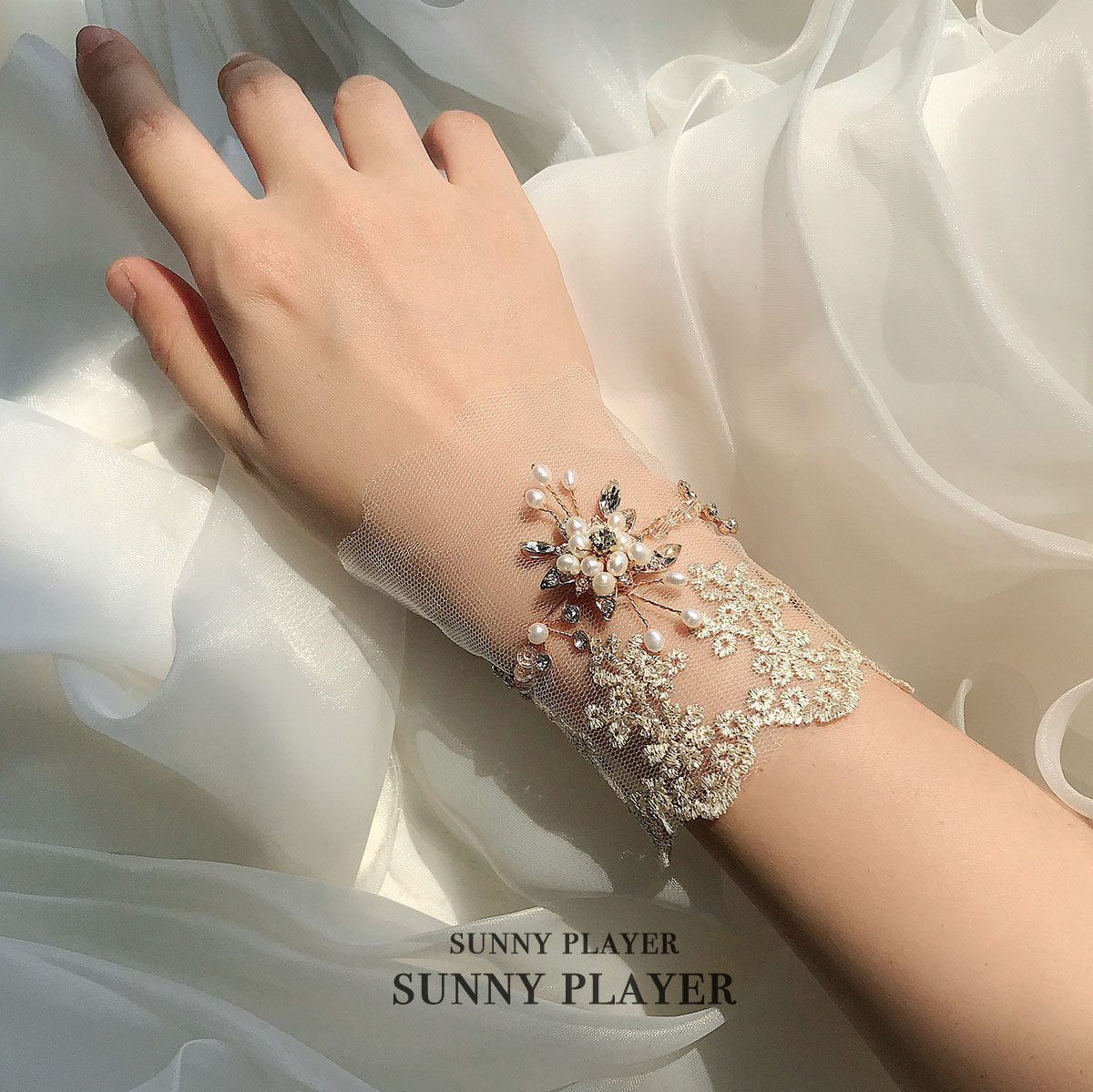 Wrist flower Bridal jewelry Rhinestone bracelet Wedding bridesmaid sister groom wedding Korean hand gift Beautiful bracelet