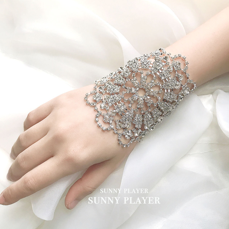 Rhinestone Wrist Flower Bride Wedding High-End Bracelet Hand Flower Banquet Toast Outfit Bracelet Korean Style Aesthetic