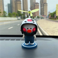 Сяолан (корова поворачивается к Qiankun)