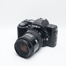 The first autofocus 135 film SLR Minolta a7000 α7000 28-85mm zoom lens AF
