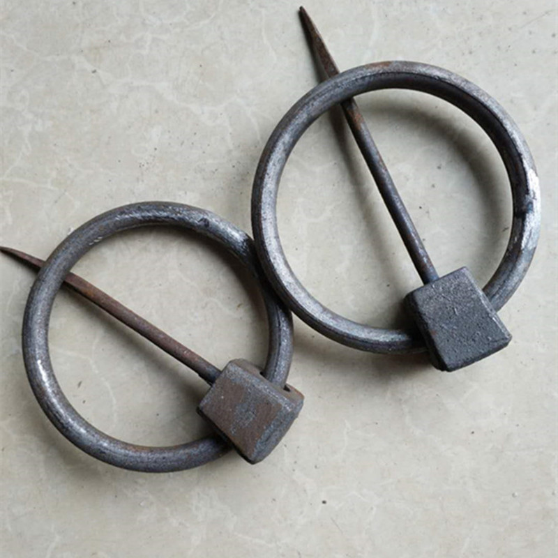 Antique iron ring old solid wooden door ring retro door iron handle handle ancient building door door cymbal laying