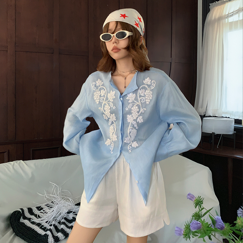 Mo2026 Blue Linen Round Neck Heavy Embroidery Beaded Long-Sleeve Shirt with White Shorts, a Very Stylish Summer Set