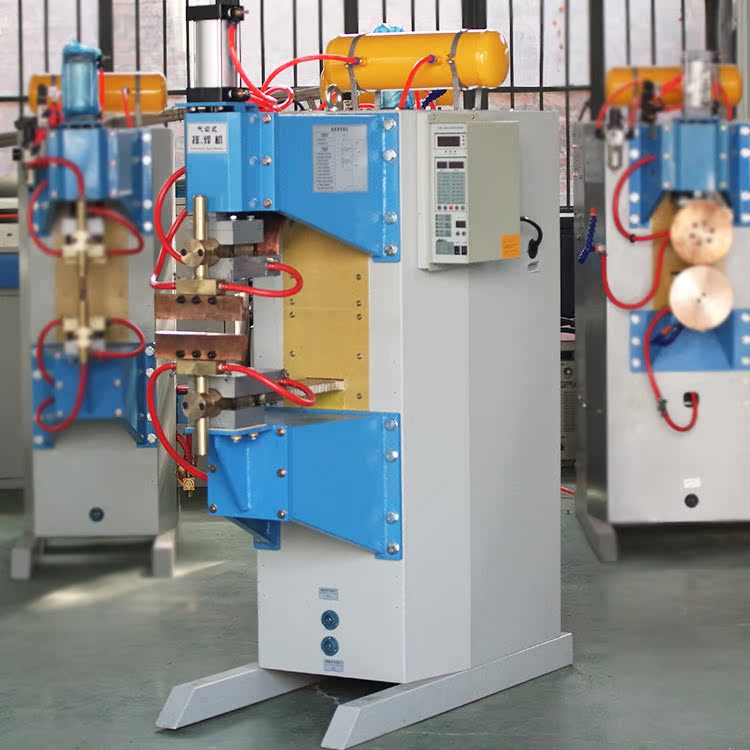 Spot brand new steel bar iron wire grate welding machine DN100 dog rabbit breeding cage grid multi-row welding machine
