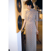 Jasmine cheongsam four-point sleeve half-open long retro everyday people silk cheongsam phonograph