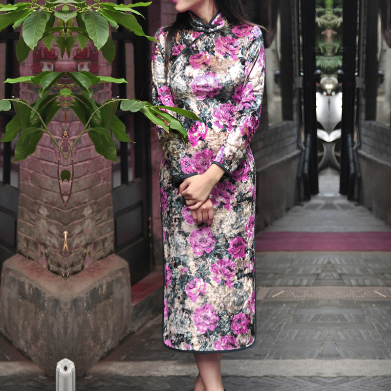 (Clearance) Momo Nine-point Sleeve Medium Retro Art Daily Printed Velvet Cheongsam Dark Fragrance