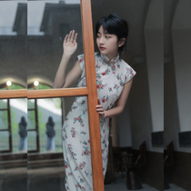 Jasmine cheongsam 5th new small sleeve half-open long retro literary art Daily silk cheongsam picking Wei