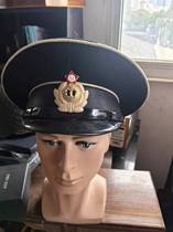 At the end of the former Soviet Union Russias early sea control warrant officer black uniform large-brimmed hat was about 56 cm in head circumference.