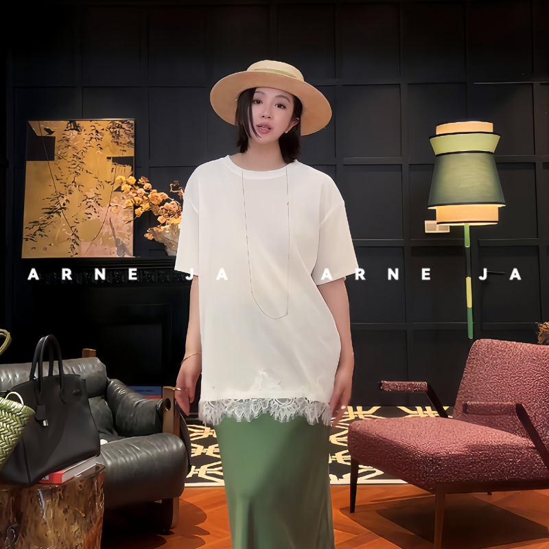 「Arne Ja」Lace Spliced Velvet Short-Sleeved T-Shirt, Retro Style Round Neck, Loose and Simple White Top
