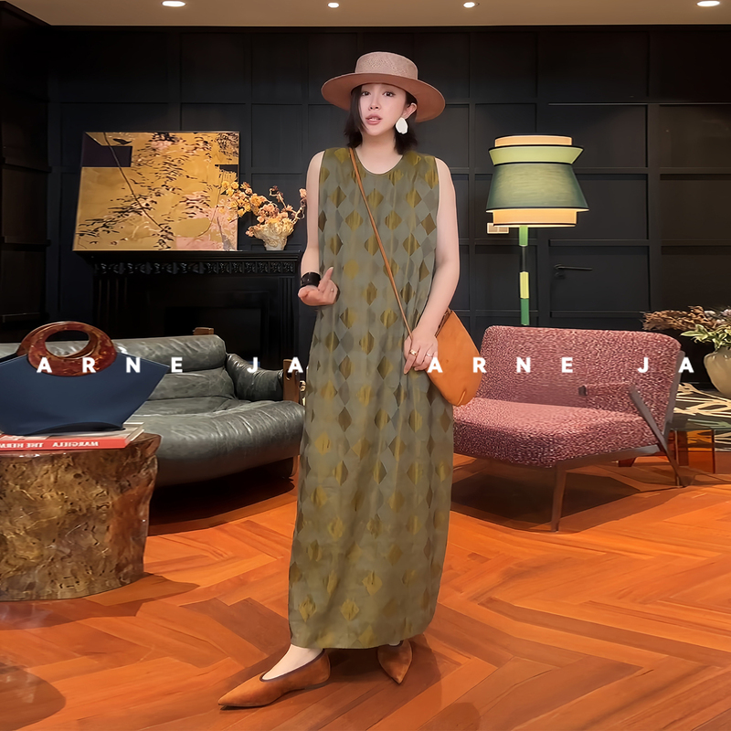 「Arne Ja」Orderly Aesthetics Yarn-Dyed Diamond Jacquard Circular Sleeveless Dress W17316113 「Arne Ja」Orderly Aesthetics Yarn-Dyed Diamond Jacquard Circular Sleeveless Dress W17316113