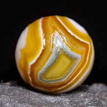 Outer Mongolia Alxa natural silk-wrapped flower-eye agate sky-eye stone rough stone Gobi veins sugar heart