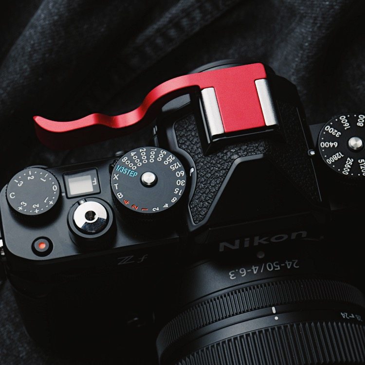 JJC ZF Thumbs Up Grip Hot Shoe Duimhouder voor Nikon Zf Camera Verbeterde grip voor opnamen met één hand