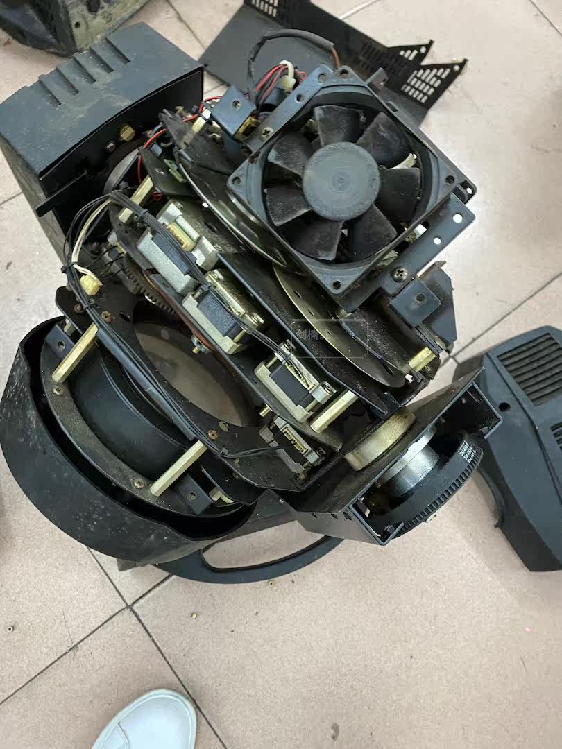 Professional Maintenance Dance Stage Light Sound Equipment Bar Theater KTV Ecstasy Light Beam Lamp Pearl Control