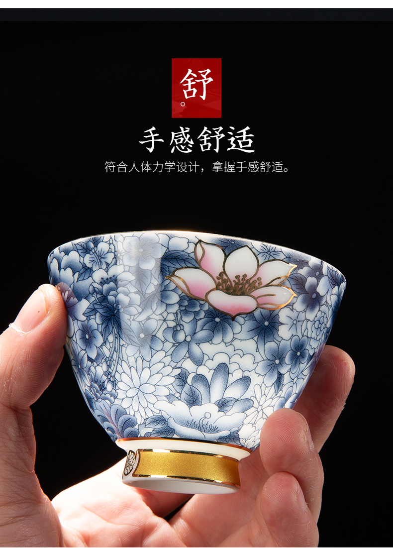 Blue and white porcelain masters cup sample tea cup single jingdezhen single ceramic cups of tea light cup kung fu building lamp that large bowl