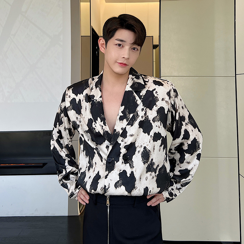 Summer Retro Ink Wash Cow Print Shirt for Men, Korean Style Loose Fit, Cool and Stylish Long-Sleeve Shirt