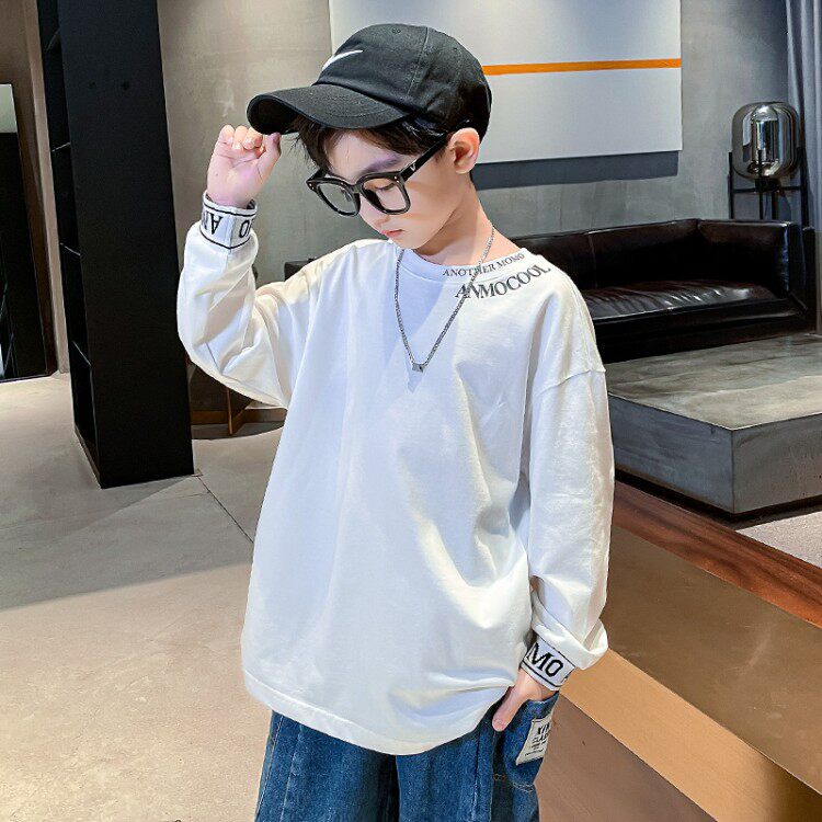 Boys' sweater 2022 spring and autumn new style Western style middle and big children's Korean version of pure cotton inner clothes children's autumn hip-hop trend