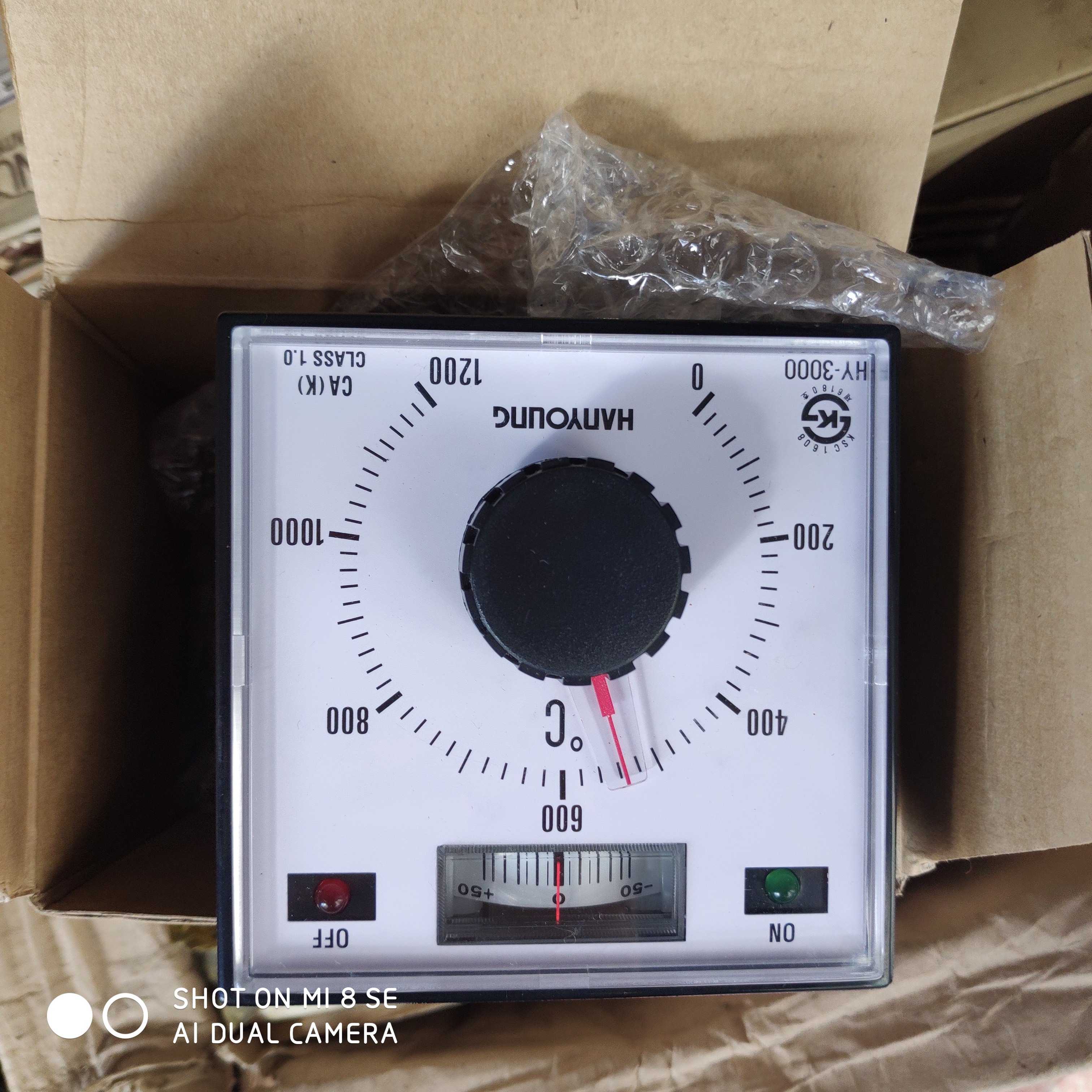 New original imported Korean Hanrong thermostat HY-3000-PKMNR11 0-1200 degrees spot bargaining