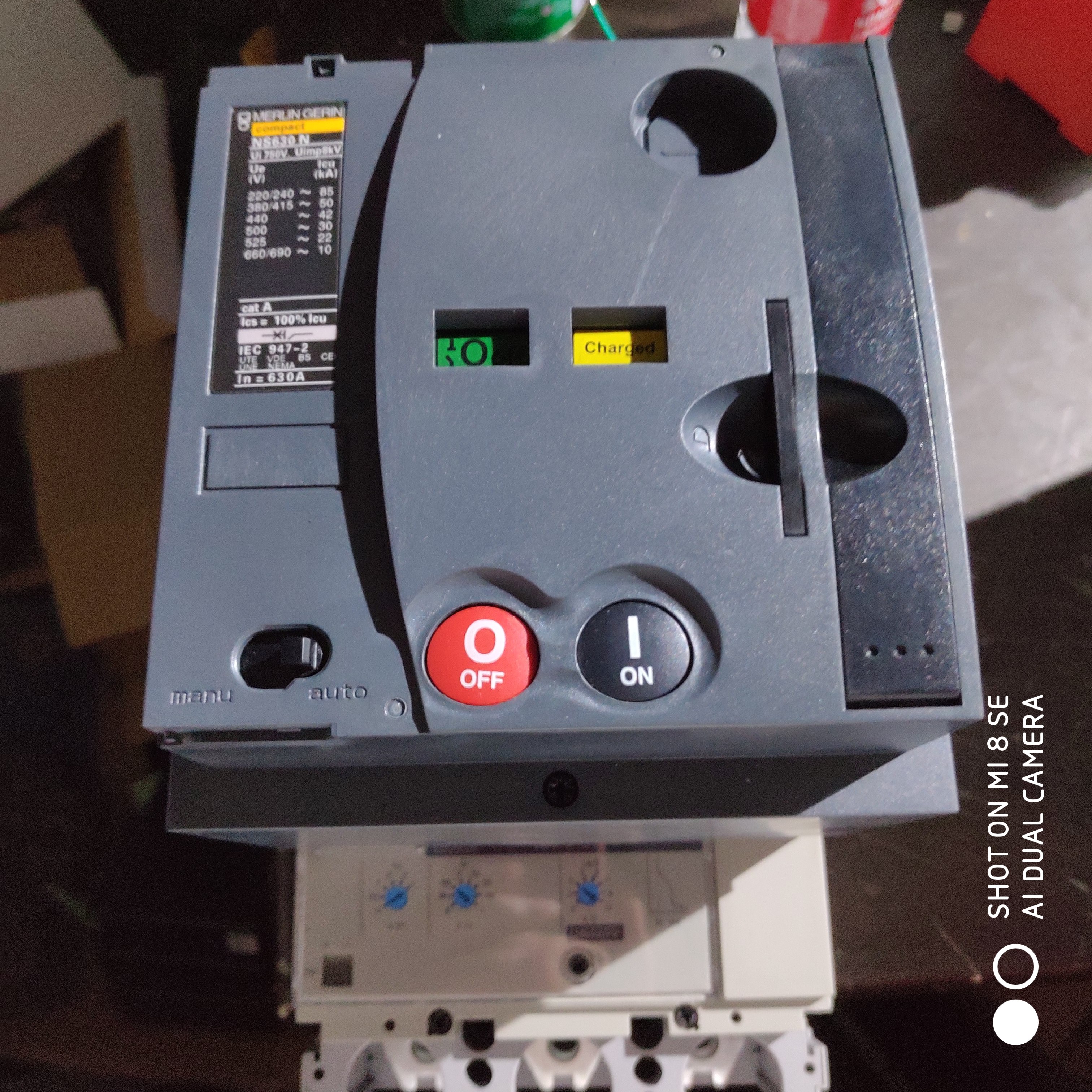 Original imported Schneider MT400 630 linkage switch NS400 NS630 dedicated