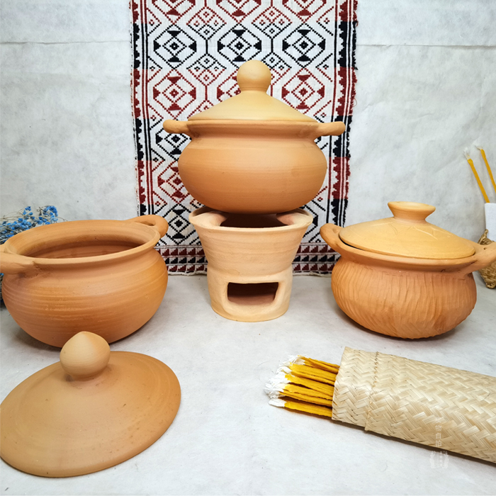 Dai pottery Thai-style small soil hot pot soup burning carbon Xishuangbanna intangible cultural heritage products Southeast Asian characteristics simple handicraft