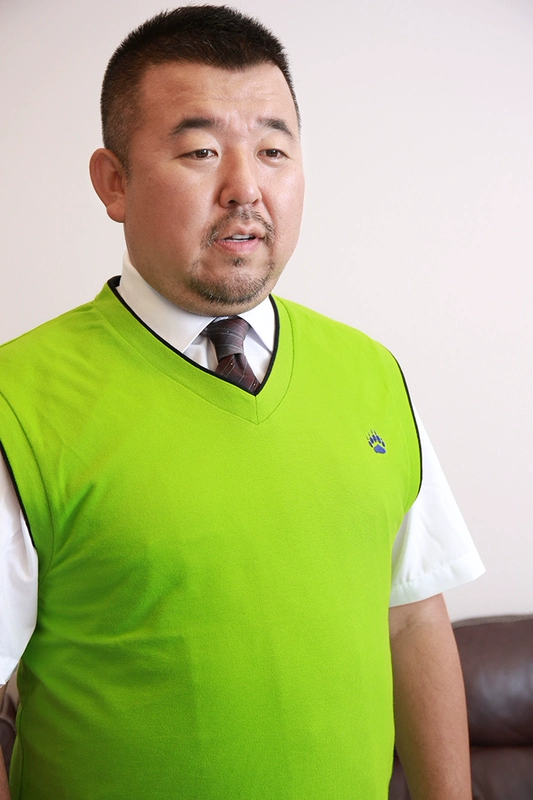 Cho gấu vuốt hạt bông văn phòng máy lạnh kinh doanh thoải mái giản dị V-cổ áo vest thêu áo ba lỗ tập gym