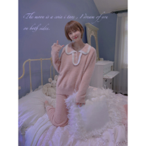 Peach honey elegant line crochet lace bib feel neckline water mink pyjamas outside the door wearing an autumn and winter home conserved woman