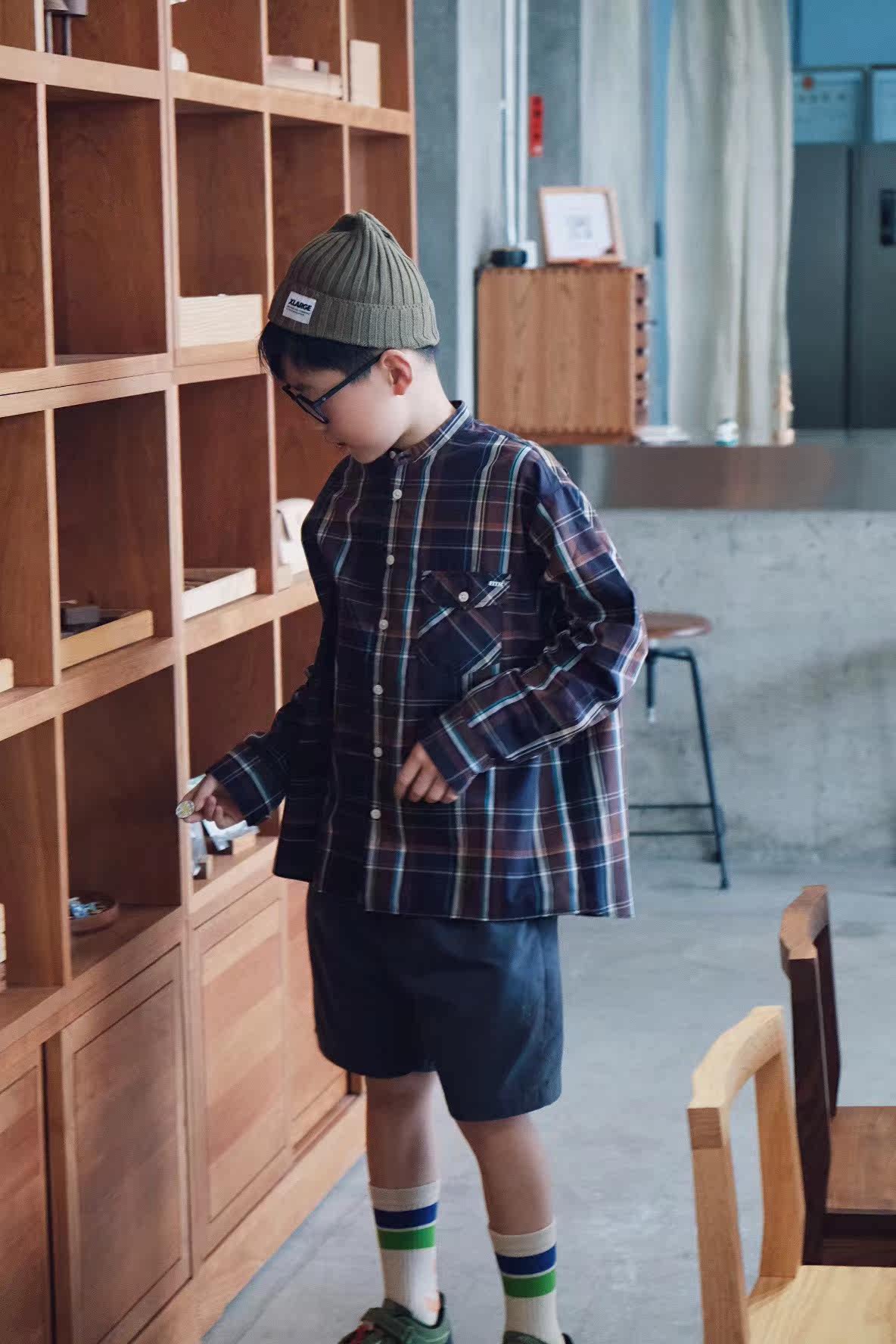 Retro Mocha Japanese loose design shirt stand collar plaid 22 autumn new boys and girls middle-aged children