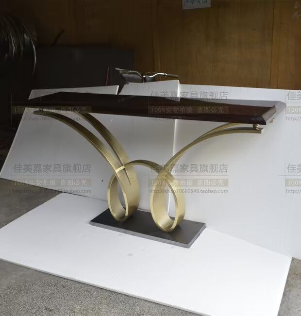 Mái hiên hậu hiện đại thiết kế đồ nội thất tùy chỉnh mun piano sơn phân vùng xem cuối bảng thép không gỉ dải trường hợp - Bàn / Bàn 	mẫu bàn ghế gỗ phòng khách cổ điển