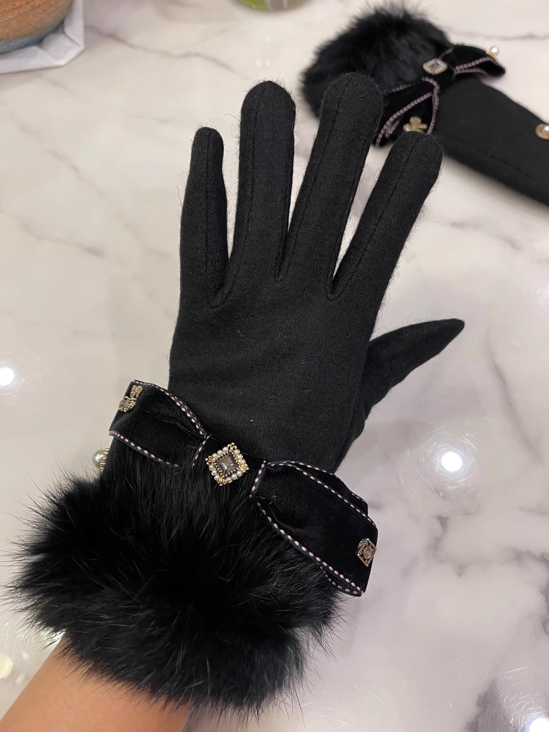 Instagram-style rabbit fur cuffed bow gloves, woolen fabric, fingerless, warm, fleece-lined, thick gloves for women riding bicycles (touchscreen).