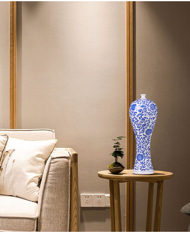 Jingdezhen ceramics blue and white porcelain vases, flower arrangement sitting room of Chinese style home furnishing articles porcelain arts and crafts