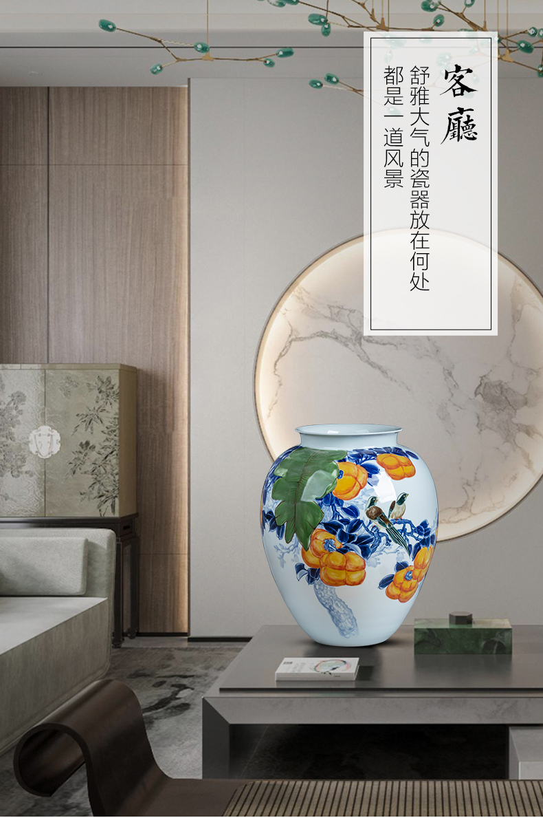 Jingdezhen ceramics hand - made of blue and white porcelain vases, all the best of the big Chinese style living room TV cabinet decoration