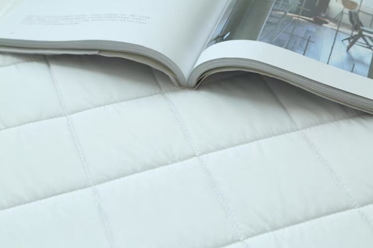Nệm nệm bằng sợi polyester kiểu Nhật Bản đệm trắng 1,5 / 1,8 m cotton hai trong một - Nệm đệm everon chính hãng