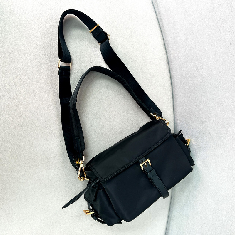 2025 New Messenger Bag Autumn and Winter Nylon Parachute Single Shoulder Crossbody Women's Bag