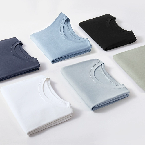 Белая цветная приятная телу весенняя летняя футболка с коротким рукавом