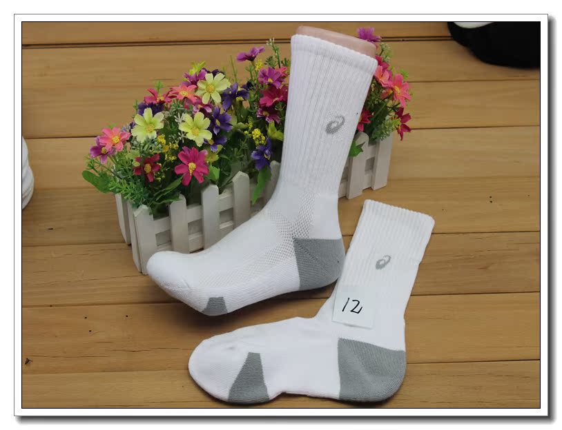 Cotton bóng chuyền bóng chuyền cầu lông thể thao vớ khăn dưới cùng trong ống ngắn màu trắng tinh khiết vớ bóng rổ màu đen - Vớ thể thao tất thể thao chạy bộ