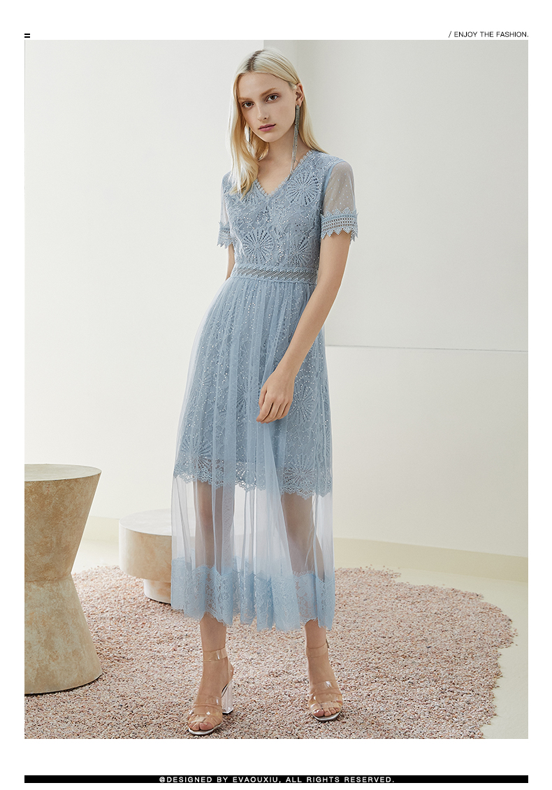 Yihua Ou Xiu 2019 hè nữ mới màu rắn v-cổ đính sequin sợi tơ tằm - Váy eo cao váy dúm eo	