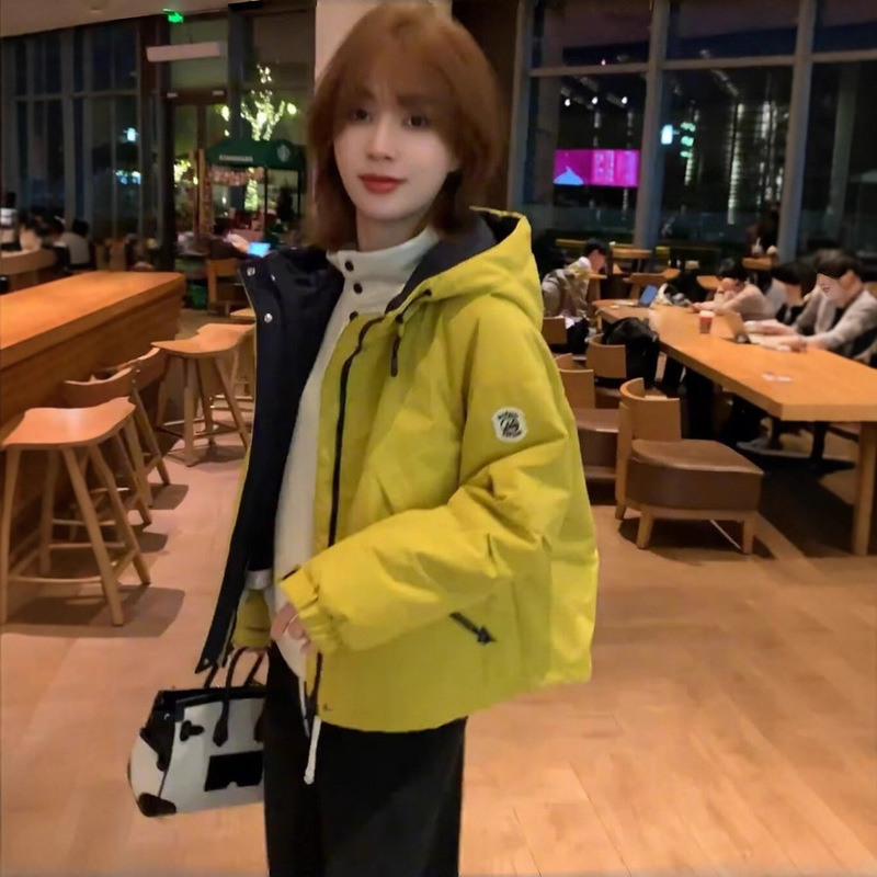 Women's Short Parka Jacket for Autumn and Winter 2026, New Style, Beautiful, Fleece-Lined, Thickened, Petite Size, High-End, Stylish Parka