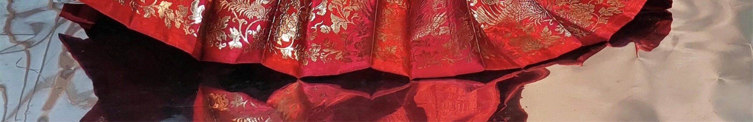 Китайцы одежда наборы 南山韵味富贵同春交领琵琶袖短袄马面裙织金纱明制套装现货春款女