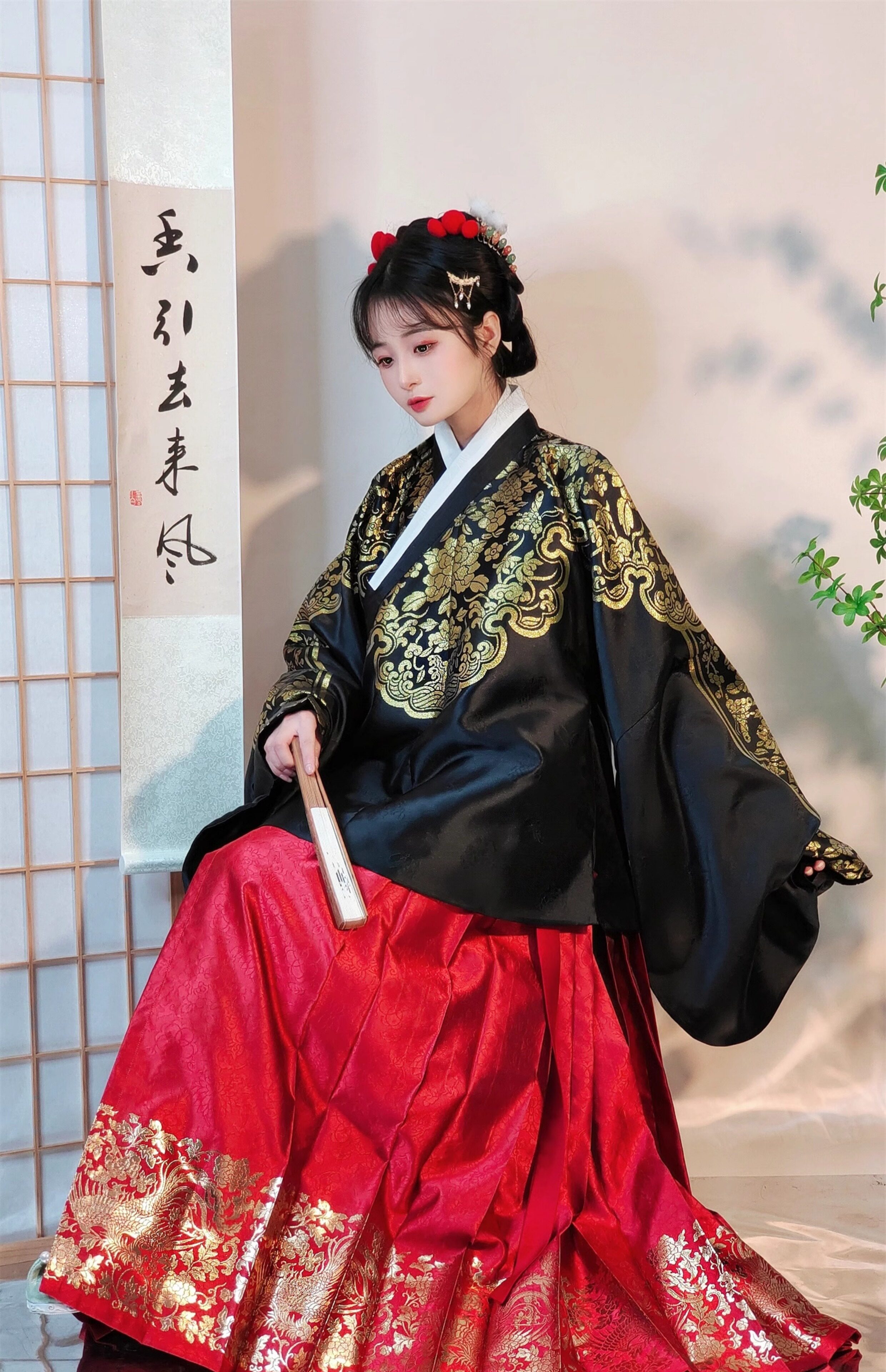 Китайцы одежда наборы 南山韵味富贵同春交领琵琶袖短袄马面裙织金纱明制套装现货春款女