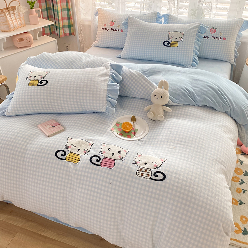 Cute Cartoon Kitty Milk Suede Four Pieces Single Double Man Bed Single Coral Suede Three-piece Thickened Flannel Bed Goods
