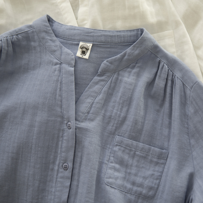 Hot Sea Summer Double-Layer Cotton Gauze Short-Sleeve Shirt for Women, Loose V-Neck, Single Pocket, Breathable Top, Commuting Cotton-Linen Style Hot Sea Summer Double-Layer Cotton Gauze Short-Sleeve Shirt for Women, Loose V-Neck, Single Pocket, Breathable Top, Commuting Cotton-Linen Style