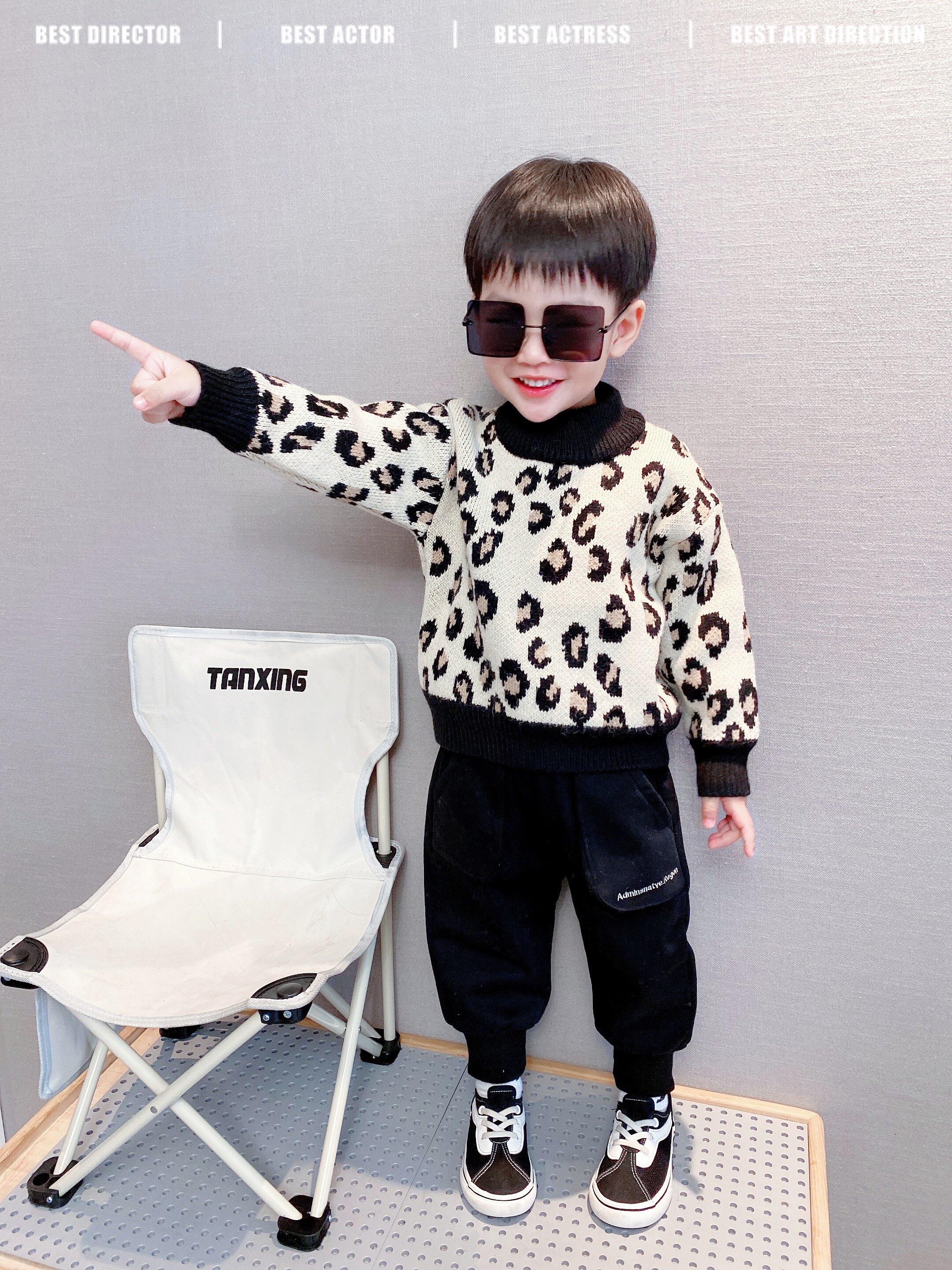 (BAO WEN Sweater) Children's autumn and winter warm and thick cotton lined Western style knitted top