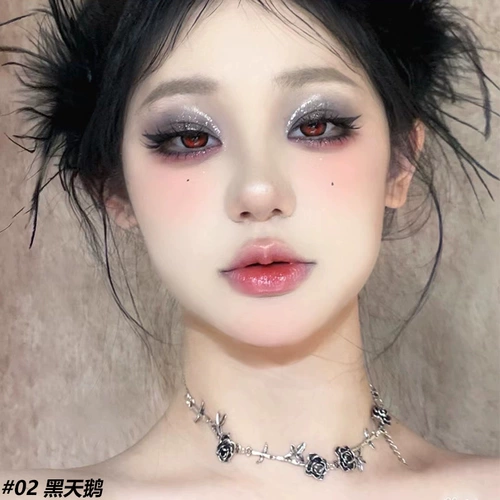 Лебедь, палетка теней, хайлайтер, клубника, снайперский выстрел