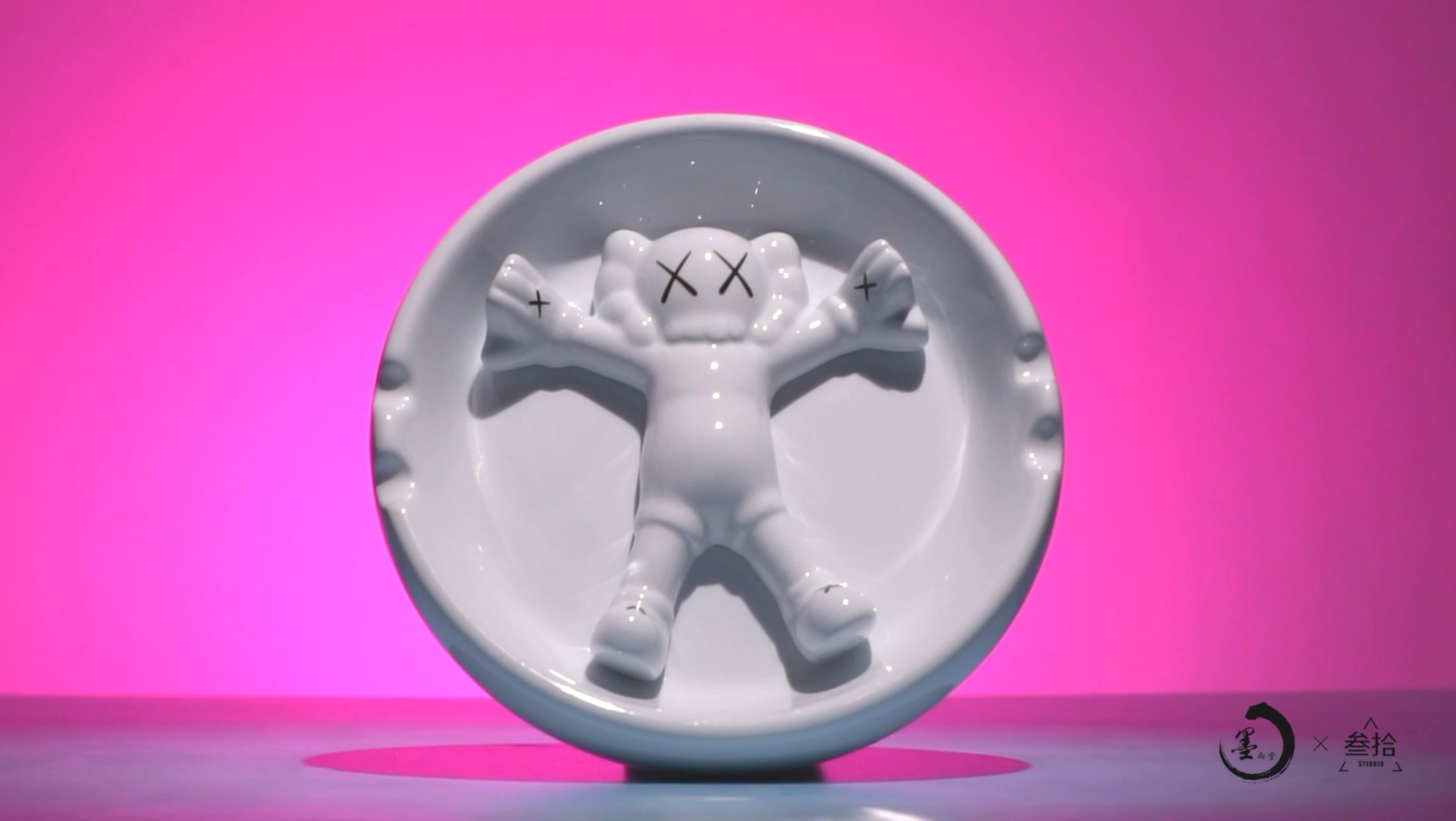 Spot second hair flawless KAWS Companion Gallery Original Fake ceramic ashtray
