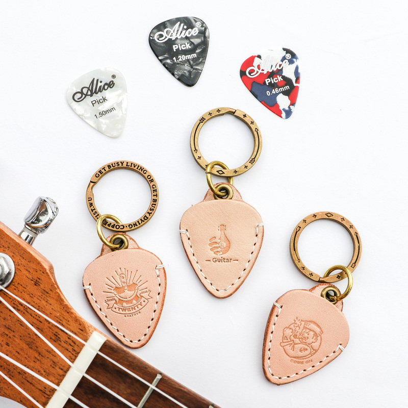 Vegetable-Tanned Leather Guitar Pick Holder Keychain Pick Folk Electric Guitar Storage Bag Pick Box Storage Keychain