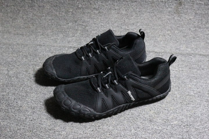 Shop manager recommended the original foreign trade men and women outdoor sneakers summer boutique tourist footwear five fingers climbing rock climbing