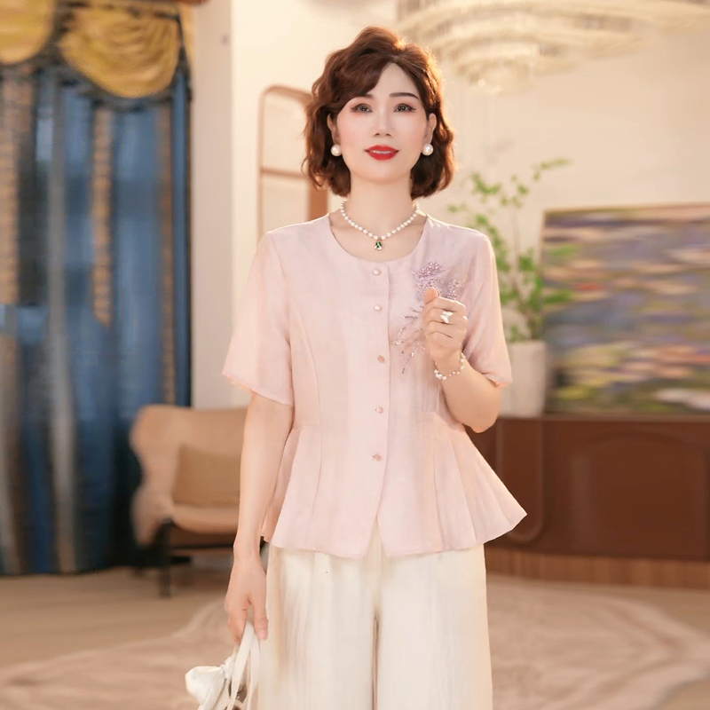 Mother's Day Middle-Aged Mom Summer Blouse Set 2026 New Stylish Top Middle-Aged Women's Two-Piece Set Mother's Day Middle-Aged Mom Summer Blouse Set 2026 New Stylish Top Middle-Aged Women's Two-Piece Set